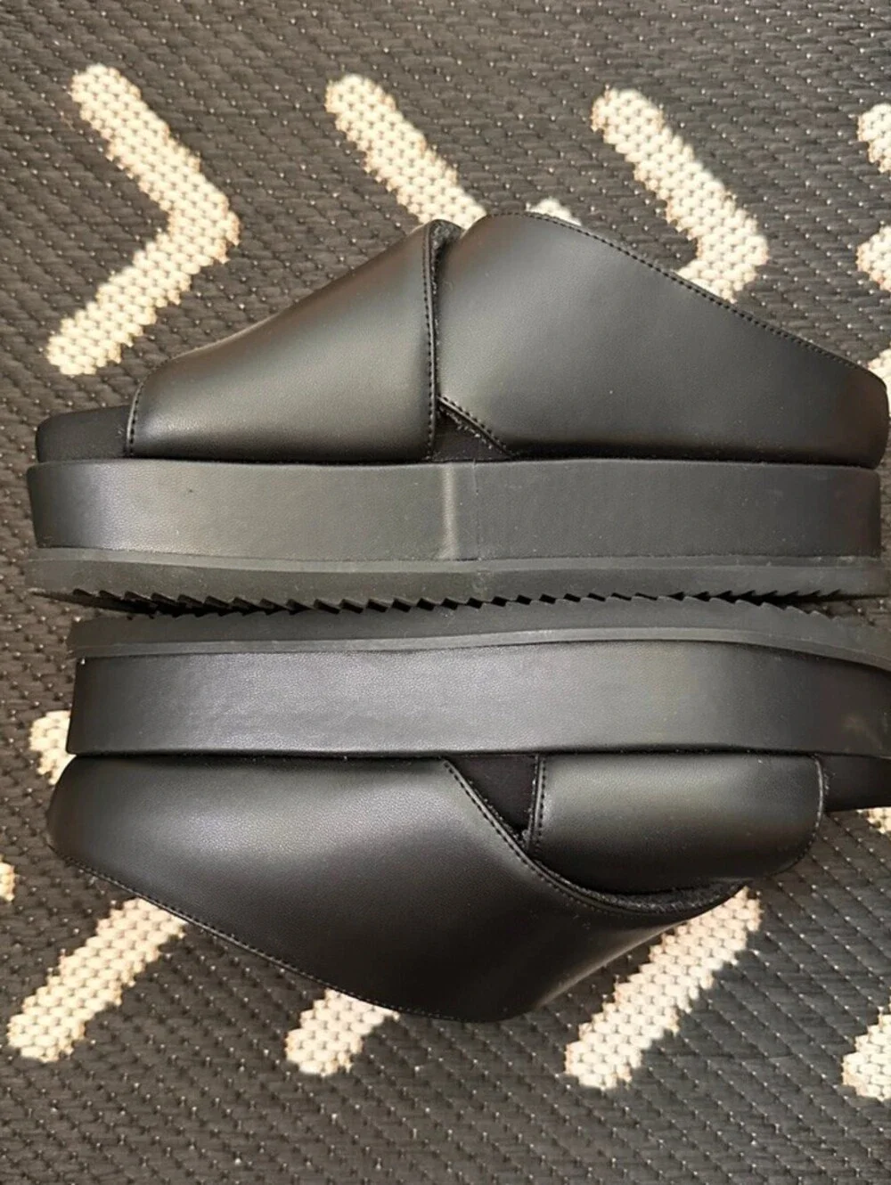 ROAM CROSS STACK PLATFORM SANDALS IN BLACK Size 6
